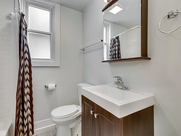 1713 N Honore St #1 — Photo 8