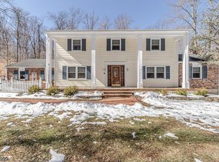 43 Round Top Rd, Warren, NJ 07059