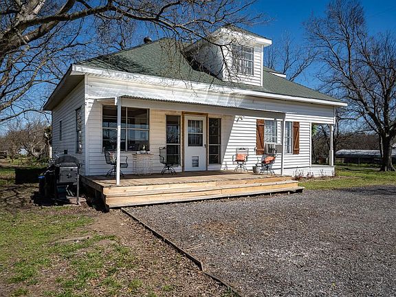 4th image of 2859 Forest Ave