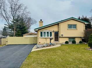 539 S Lincoln St, Addison, IL 60101