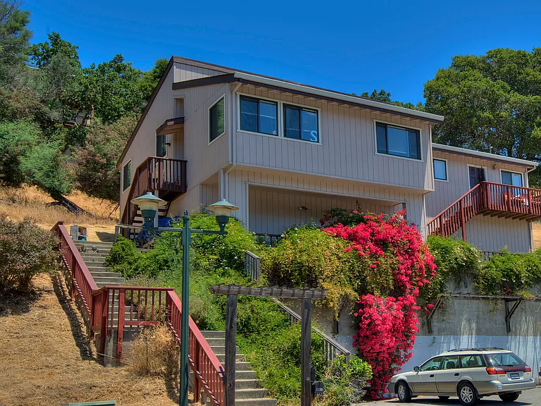 1738 Sir Francis Drake Blvd — Photo 2