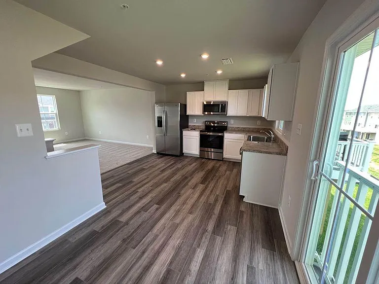 115 Butterfield Ave — Photo 31