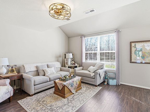 4th image of 3601 Chapel Hill Rd