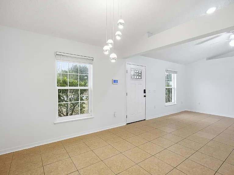 38 Bud Field Dr — Photo 7