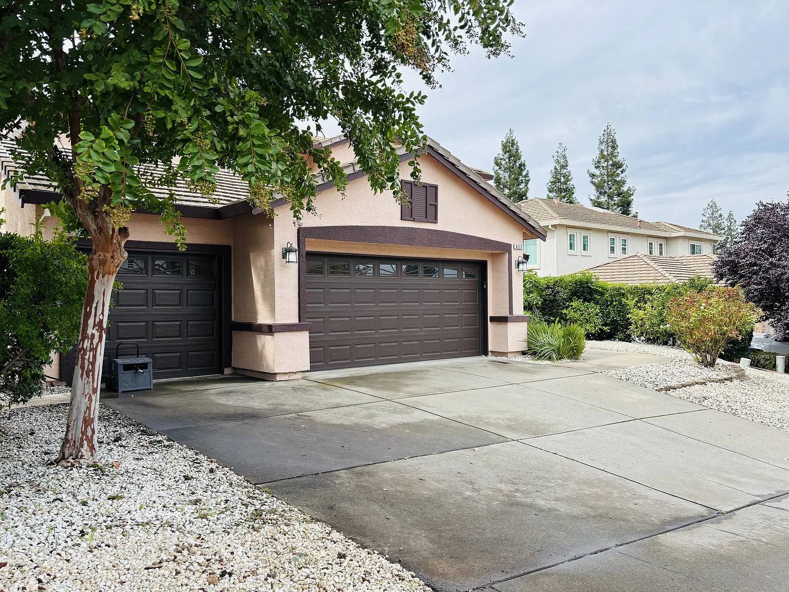 4 bed, 2287 sqft, $3,500 — Photo 2