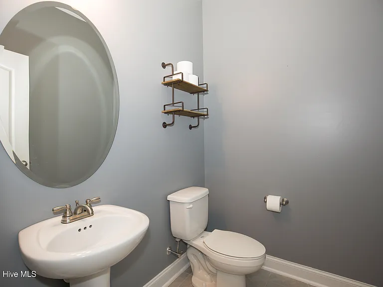 660 Avenue Of The Carolinas — Photo 22