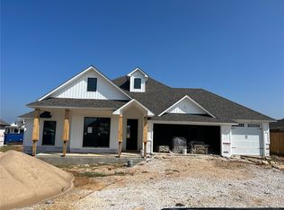 1800 Shelby St, Pea Ridge, AR 72751