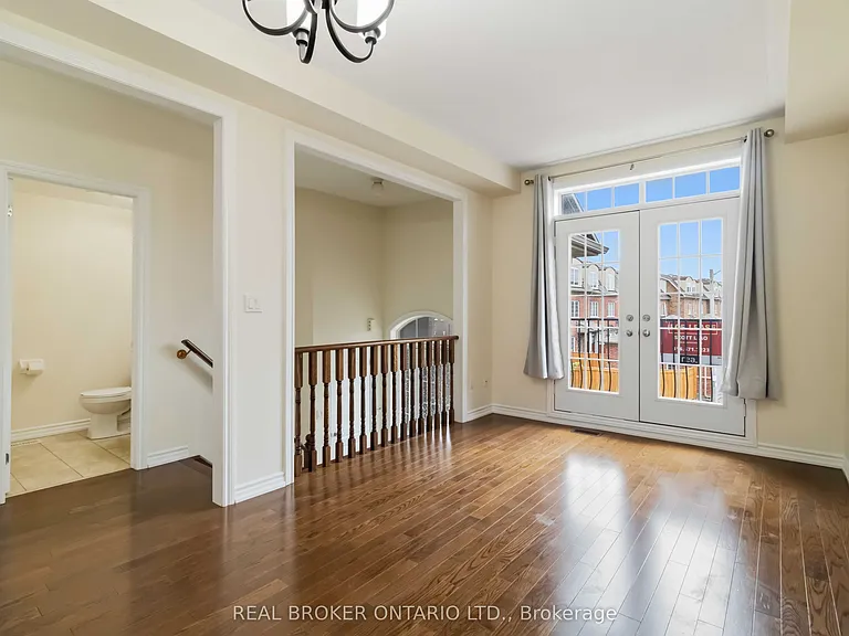 27 McCartney St #MAIN — Photo 4