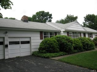 11 Country Club Rd, Trumbull, CT 06611