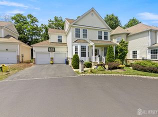 112 Overhill Dr, Parlin, NJ 08859