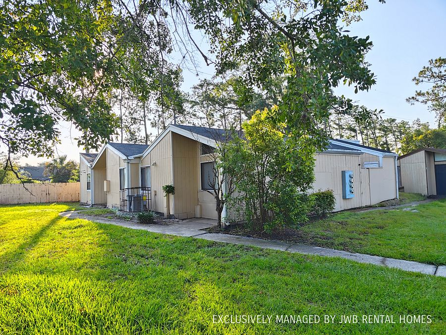 1st image of 8121 San Jose Manor Dr E APT 2