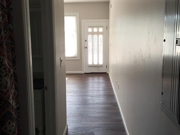 Hall fron kitchen to livingroom