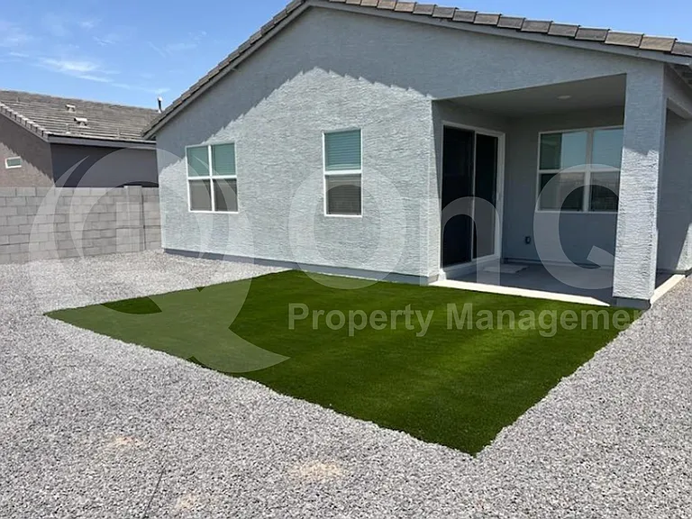 33110 N Noir Dr — Photo 22