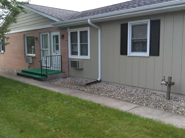 522 Leisure Acres Dr NW, Sparta, MI 49345