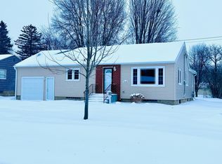 1005 S Broadway St, Spring Valley, MN 55975