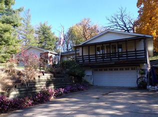 18095 242nd Ave, Bettendorf, IA 52722