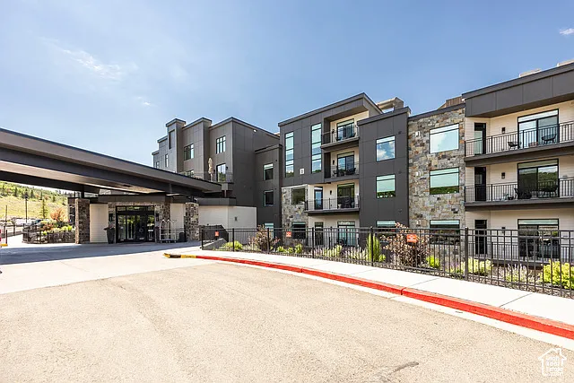 909 W Peace Tree Trl #413 — Photo 32
