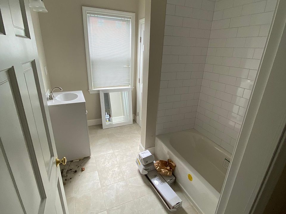 2nd image of 368 Chelmsford St #3R