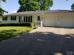 106 E Julian St, Le Grand, IA 50142