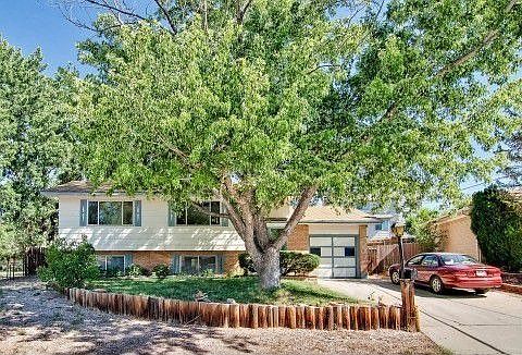 PLENTY OF PARKING INCLUDING RV