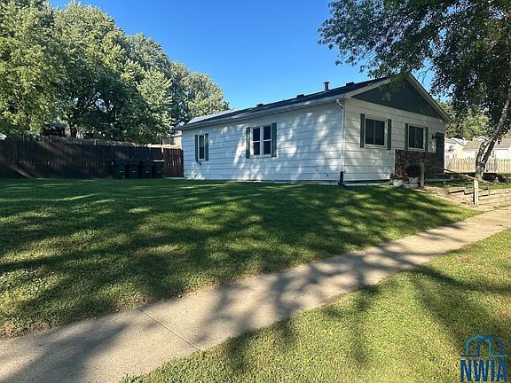 2nd image of 3229 Larimer Ave