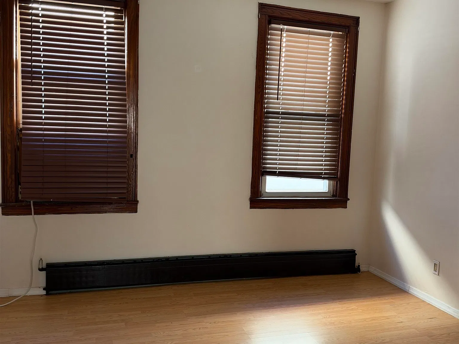 2 bed, 1.0 bath, $1,850 — Photo 2