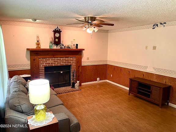 4th image of 345 ABBEY Avenue