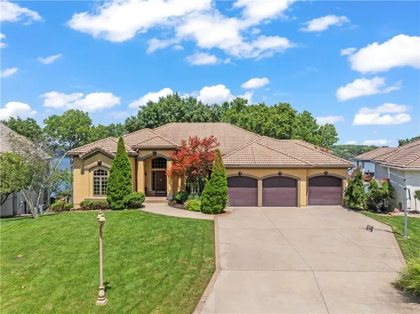 432 Shore Dr, Greenwood, MO 64034