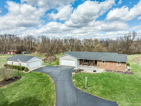 1800 Ginder Rd NW, Lancaster, OH 43130