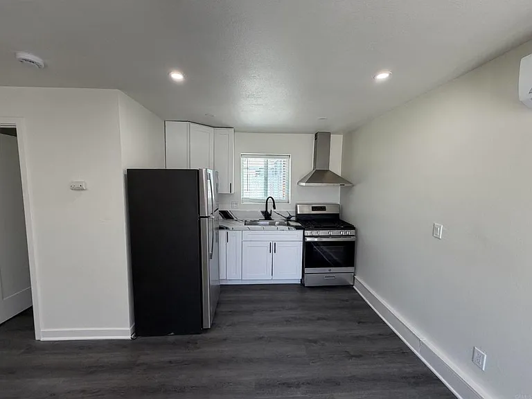 2032 Kearney Ave — Photo 9