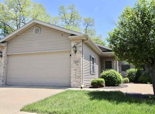 1812 Vienna Ct, Pekin, IL
