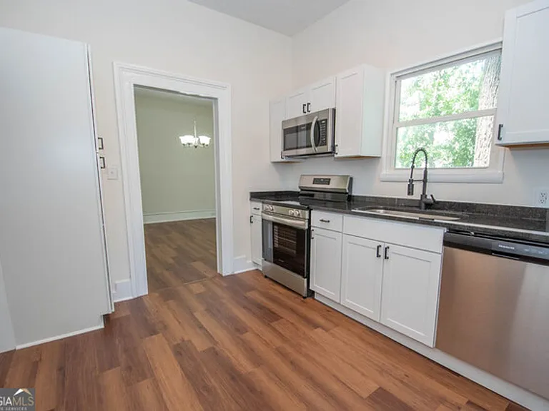 31 Saint Clair St — Photo 8