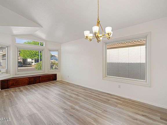 5th image of 523 W Kelton Lane