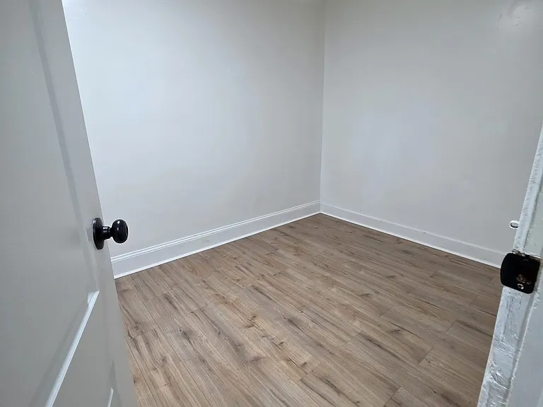 4228 N Fairhill St — Photo 11