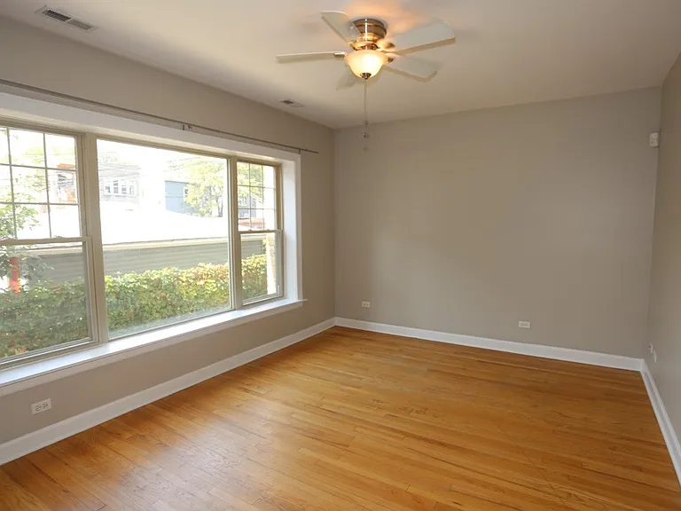 5208 N Sawyer Ave #2 — Photo 5