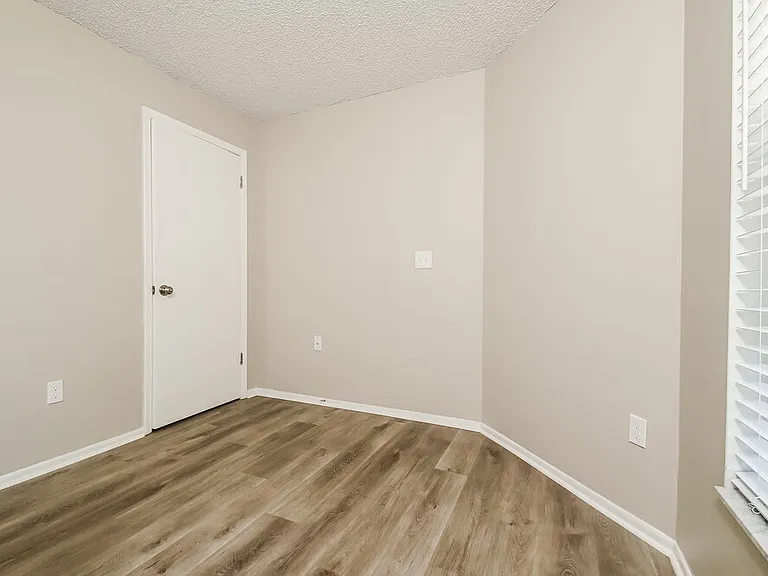 1336 Mohrlake Dr — Photo 12