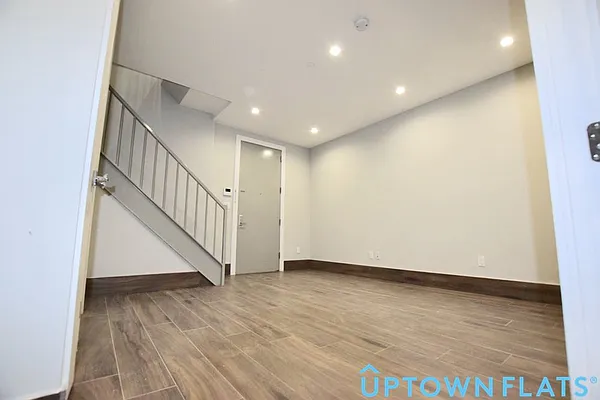 Rented by Uptown Flats LLC | media 44