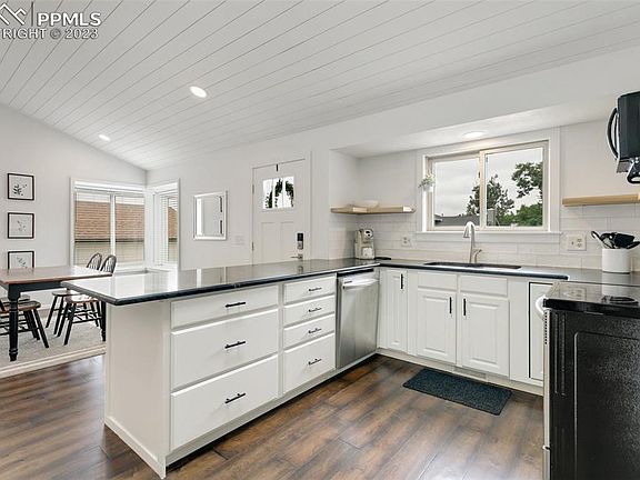 4th image of 7569 Red Mountain Dr