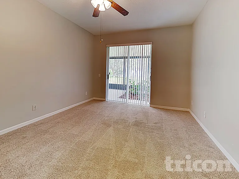 10525 Beneva Dr — Photo 9