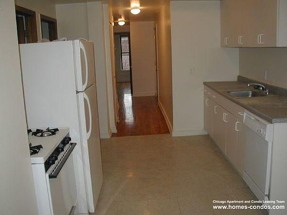 3rd image of 901 W Agatite Ave