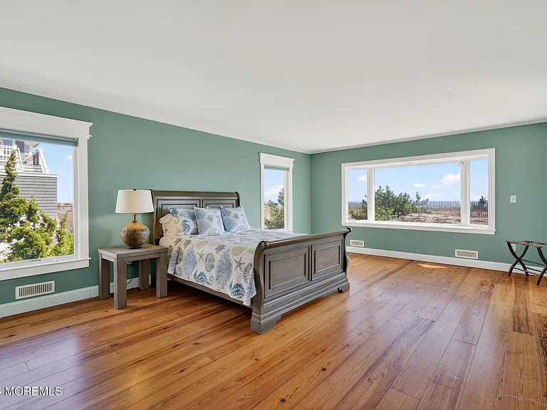 1521 Ocean Ave — Photo 25