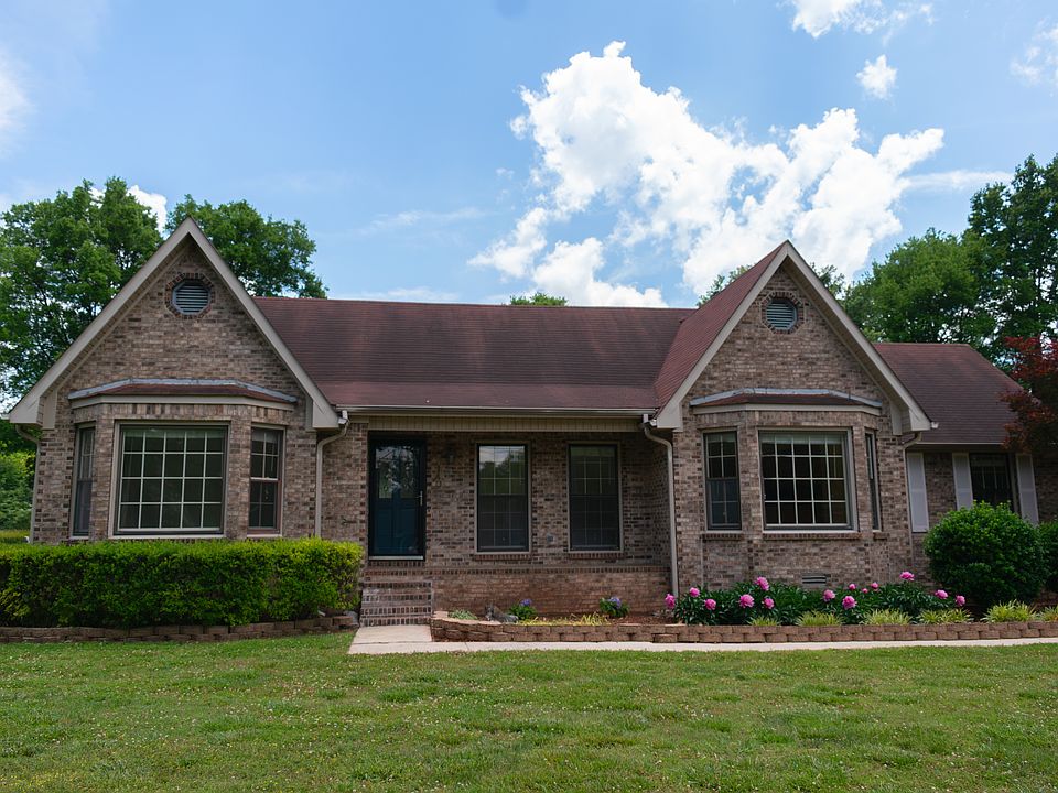 1st image of 140 Thomas Dr