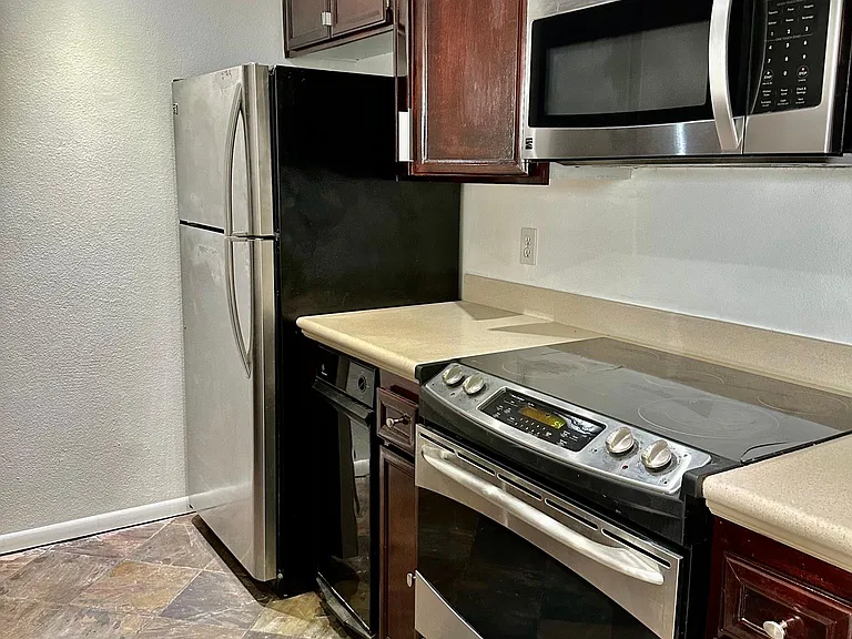 1514 7th Ave #705 — Photo 3