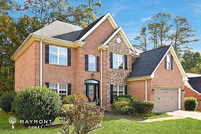 5 bed, 4.5 bath, 2603 sqft, $2,245 — Photo 2