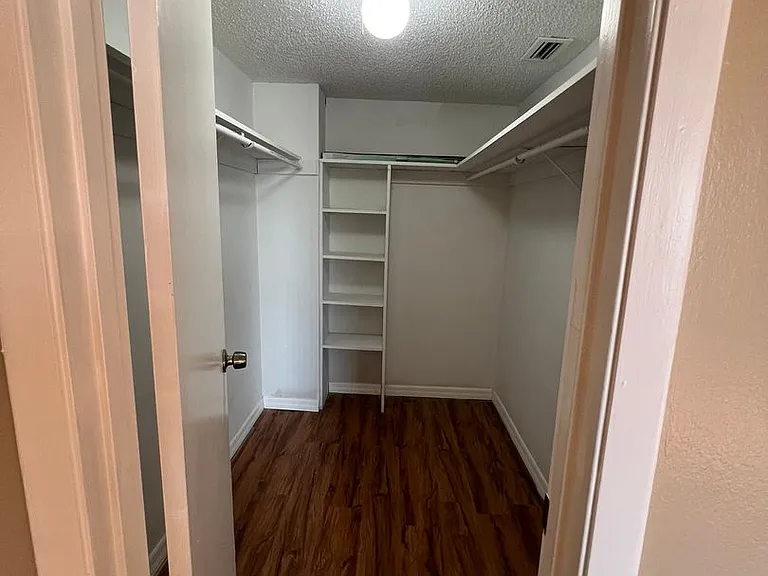 618 Orange Dr #212 — Photo 14