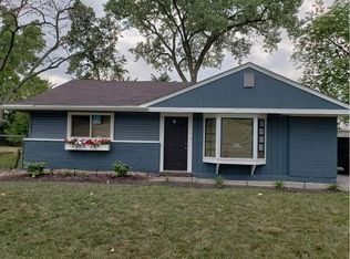305 Blackhawk Dr, Park Forest, IL