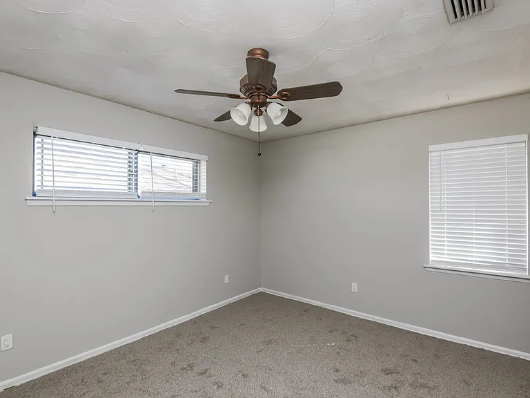 2532 Belhaven Dr — Photo 15