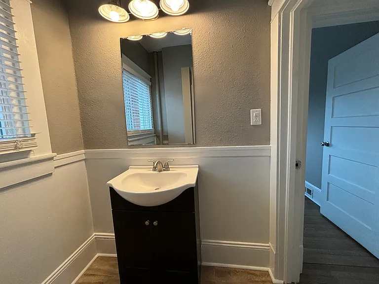 214 N Patterson St — Photo 28