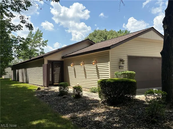 32885 Mills Rd, North Ridgeville, OH 44039