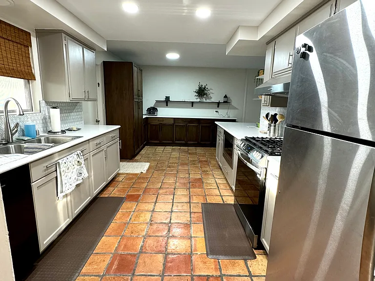 Shared Kitchen -all new appliances and gas stove /oven.